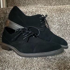 New NWT Calvin Klein Men’s size 11 Black Suede Shoes